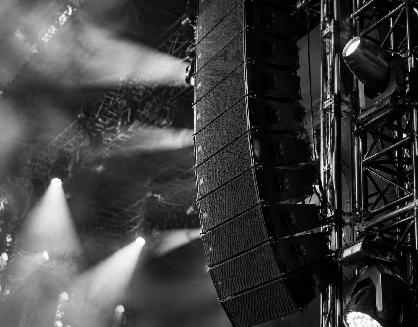Professional line-array sound system